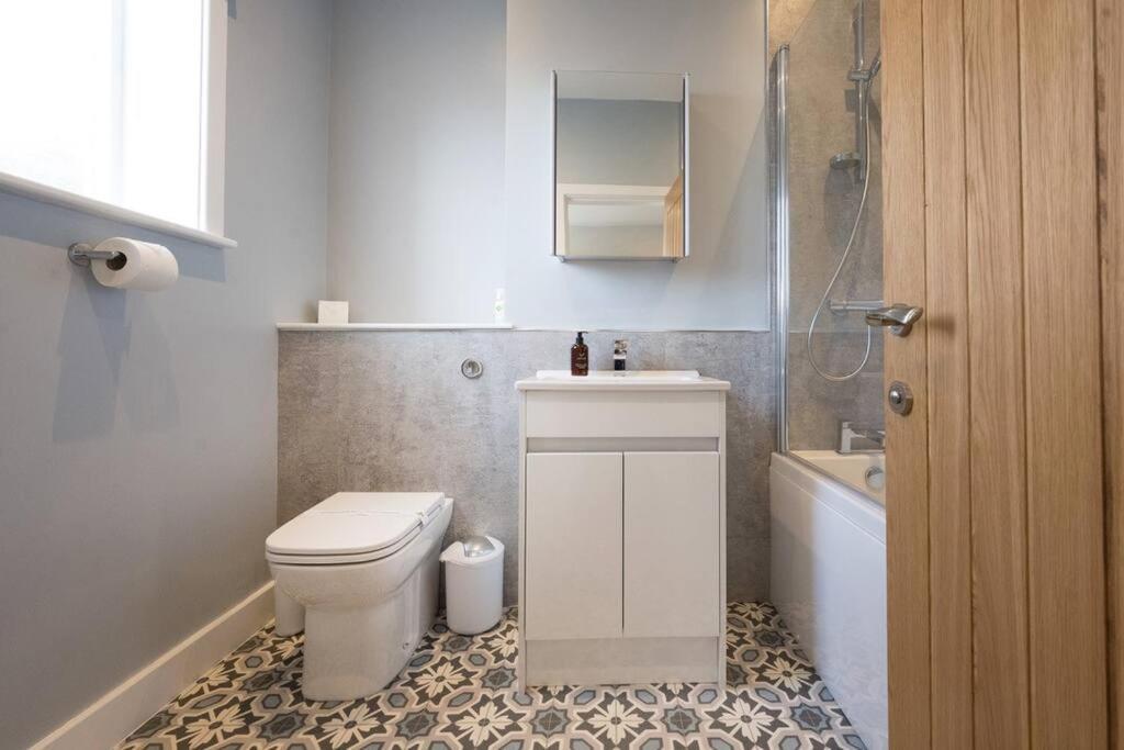 The Lettered Board Apartments Pickering Esterno foto