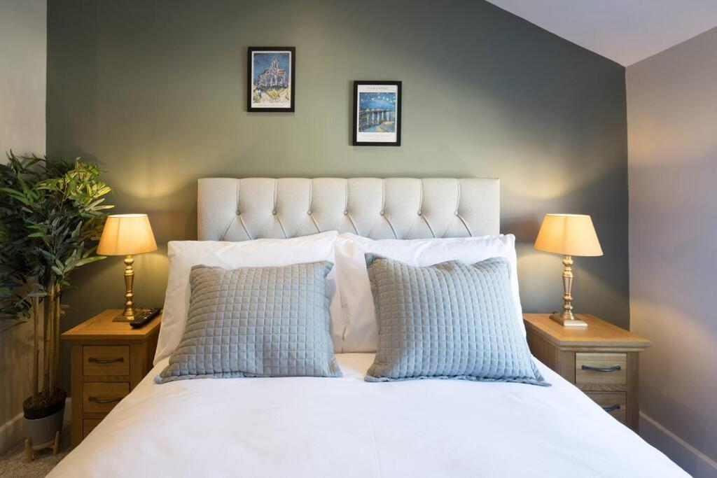 The Lettered Board Apartments Pickering Esterno foto