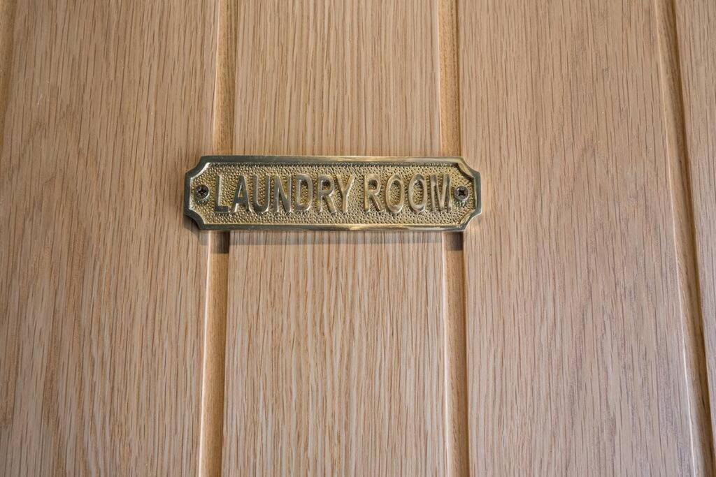 The Lettered Board Apartments Pickering Esterno foto