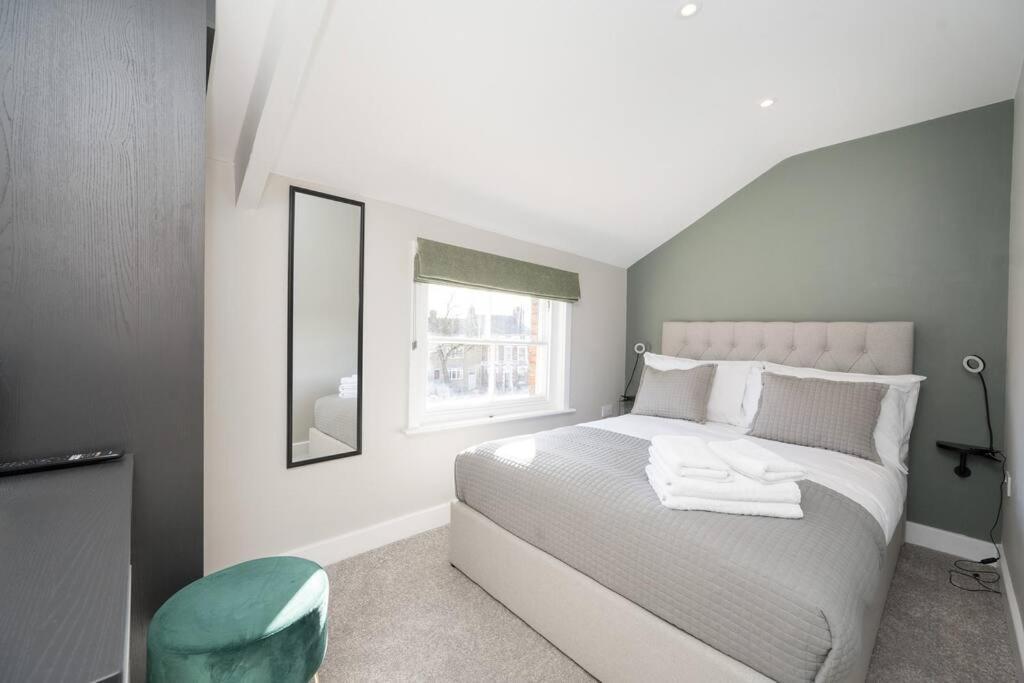 The Lettered Board Apartments Pickering Esterno foto