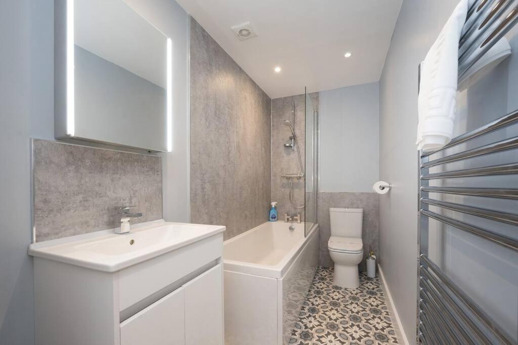 The Lettered Board Apartments Pickering Esterno foto
