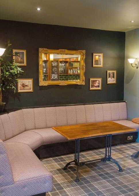 The Lettered Board Apartments Pickering Esterno foto