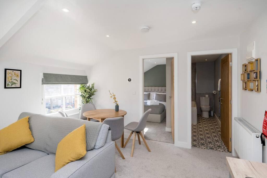 The Lettered Board Apartments Pickering Esterno foto